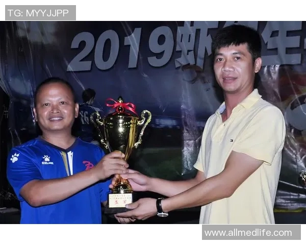 足球明星精彩绝伦技巧汇总全景展示助你提升球技的秘密宝典