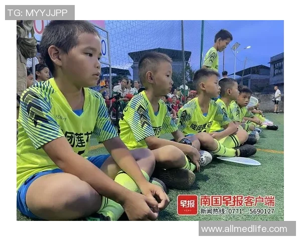 山里娃逆袭成足球明星的励志故事与成长之路