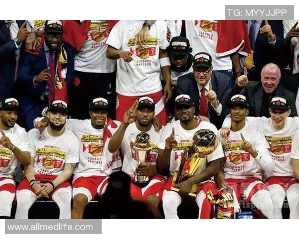 04年NBA季后赛激战活塞与雄鹿的巅峰对决回顾与分析