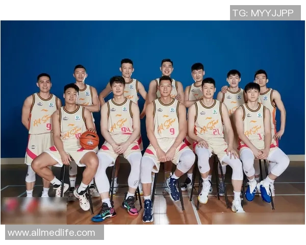 井冈山大学篮球明星队奋勇争先展现青春风采与团队精神的精彩瞬间